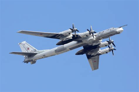 russian tu 95 strategic bombers